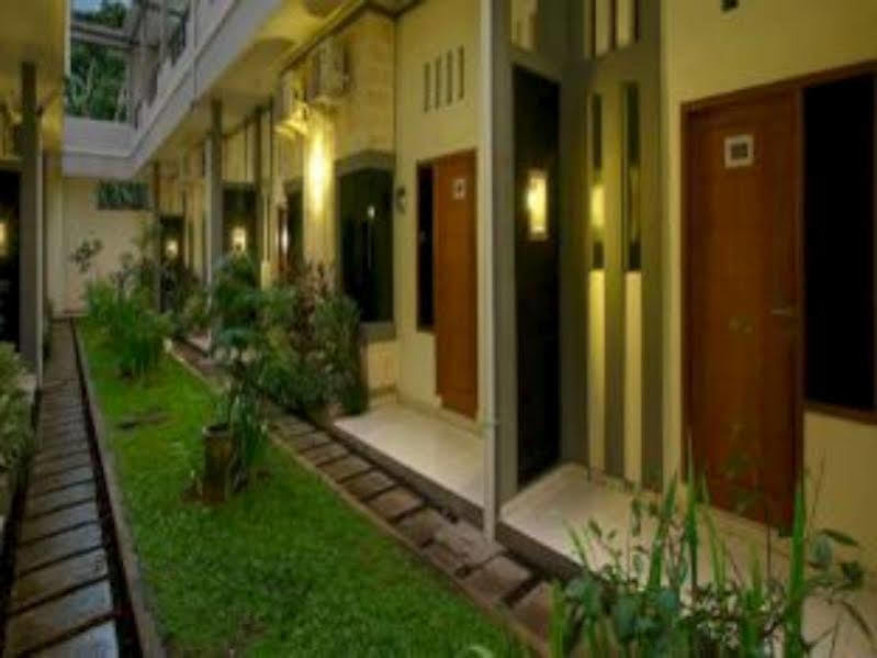 Super Oyo 91495 Hotel Indah Residence Denpasar Kültér fotó