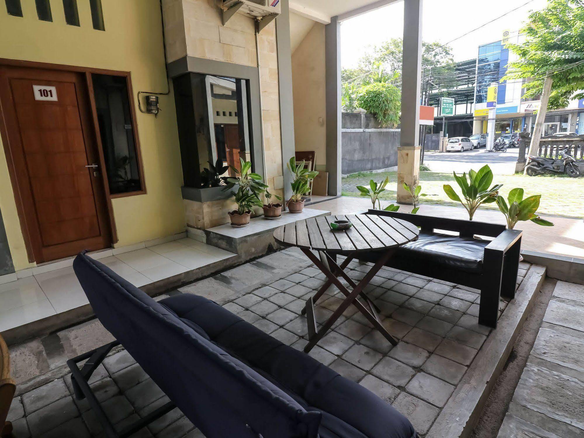 Super Oyo 91495 Hotel Indah Residence Denpasar Kültér fotó