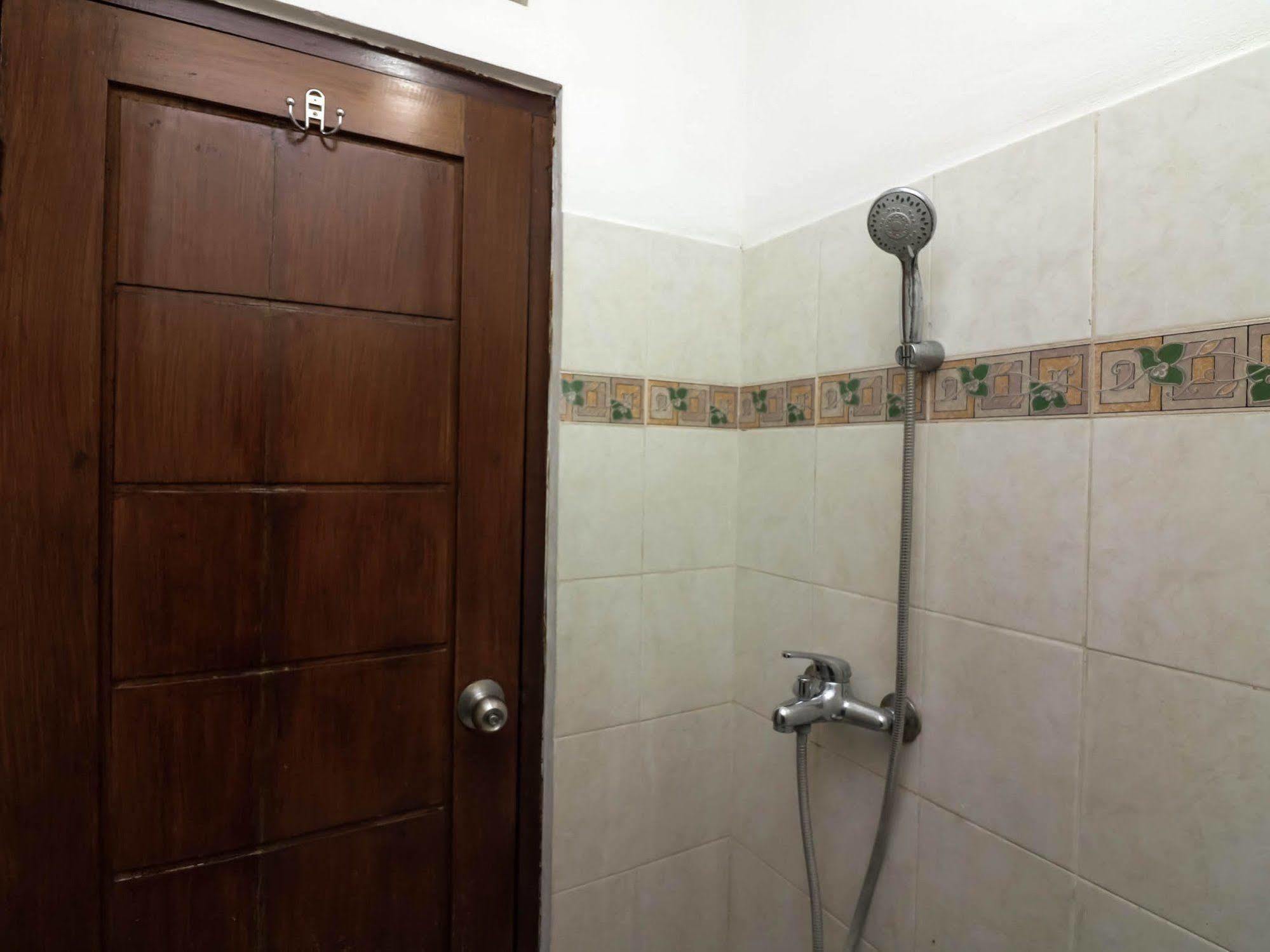 Super Oyo 91495 Hotel Indah Residence Denpasar Kültér fotó