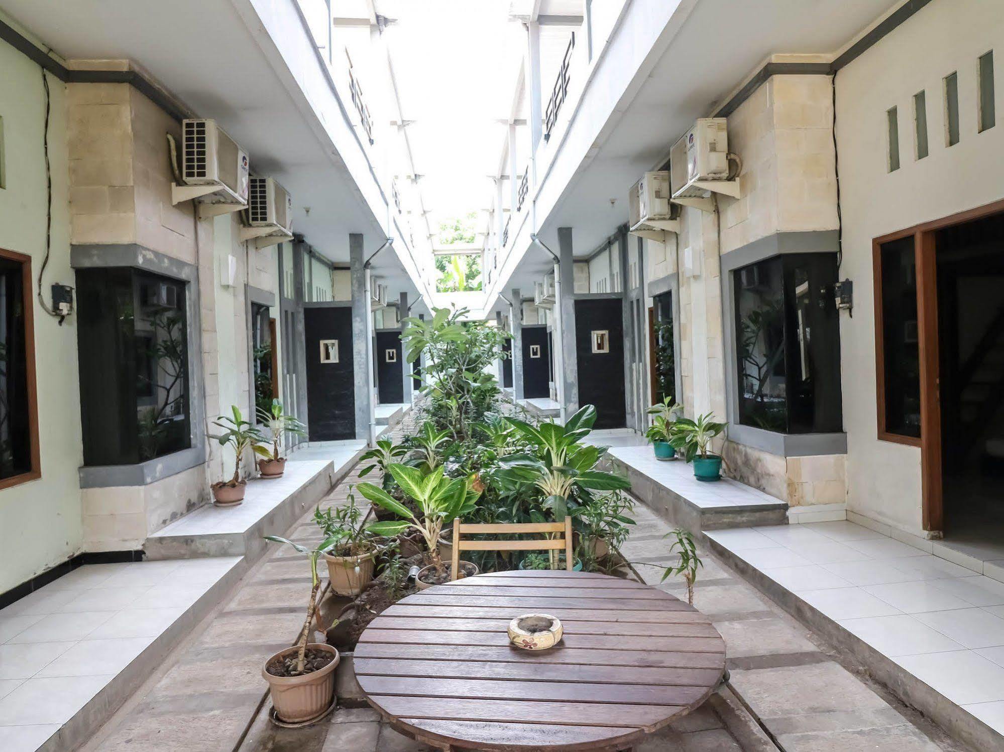 Super Oyo 91495 Hotel Indah Residence Denpasar Kültér fotó