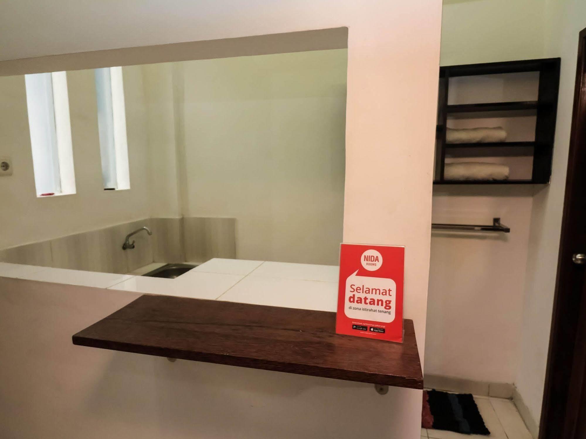 Super Oyo 91495 Hotel Indah Residence Denpasar Kültér fotó